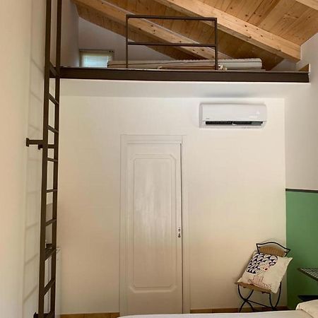 La Stanza In Giardino Bed & Breakfast Cava De' Tirreni Luaran gambar
